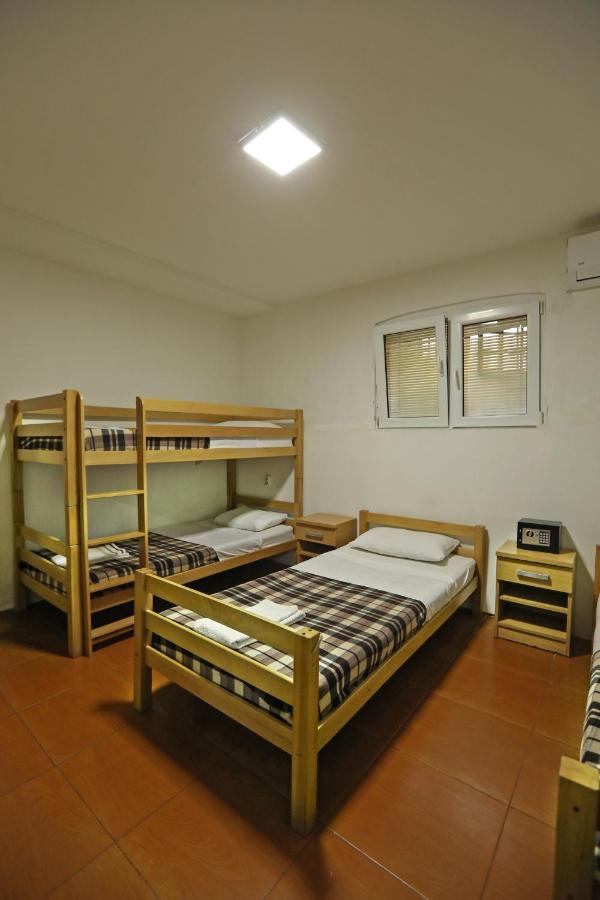 Hostel 42 Skopje Extérieur photo