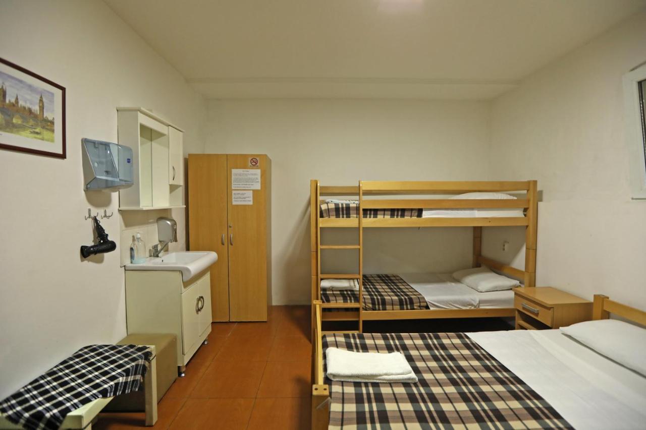 Hostel 42 Skopje Extérieur photo
